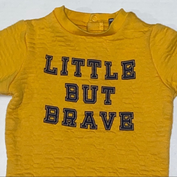 4/$20 Little But Brave Yellow Baby Sweatshirt EUC - Picture 2 of 6